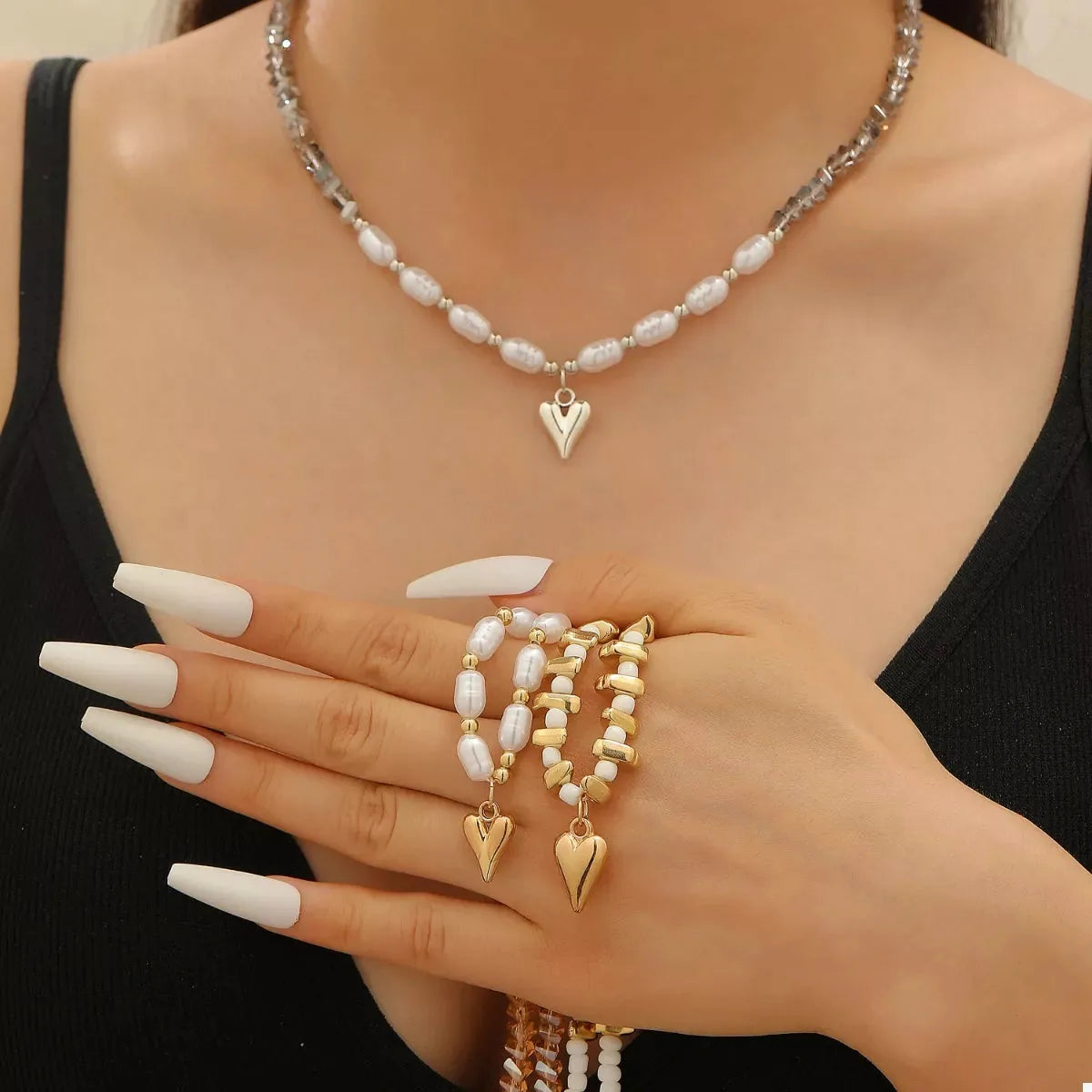 Pearl & Heart Pendant Necklace — square view — Livostyle
