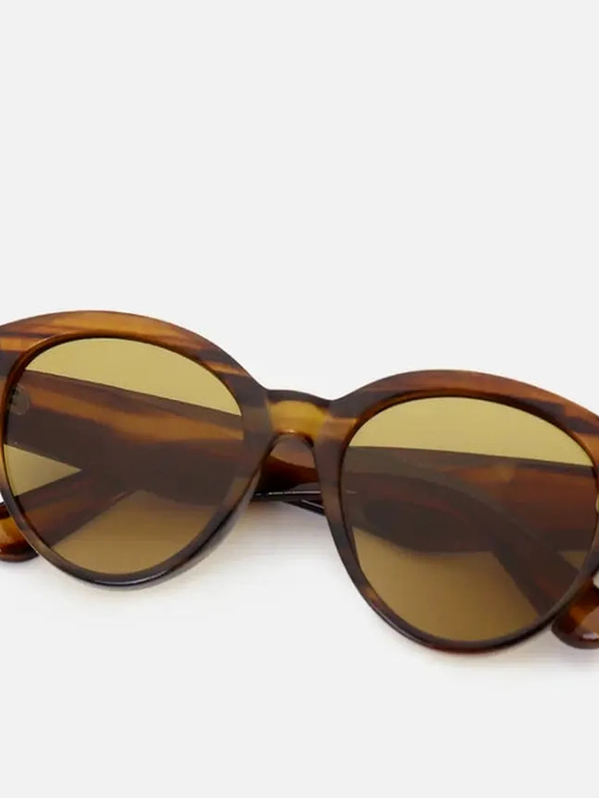 Brown Tortoiseshell Striped Oval Acetate Cat-Eye Sunglasses — detail view — Livostyle