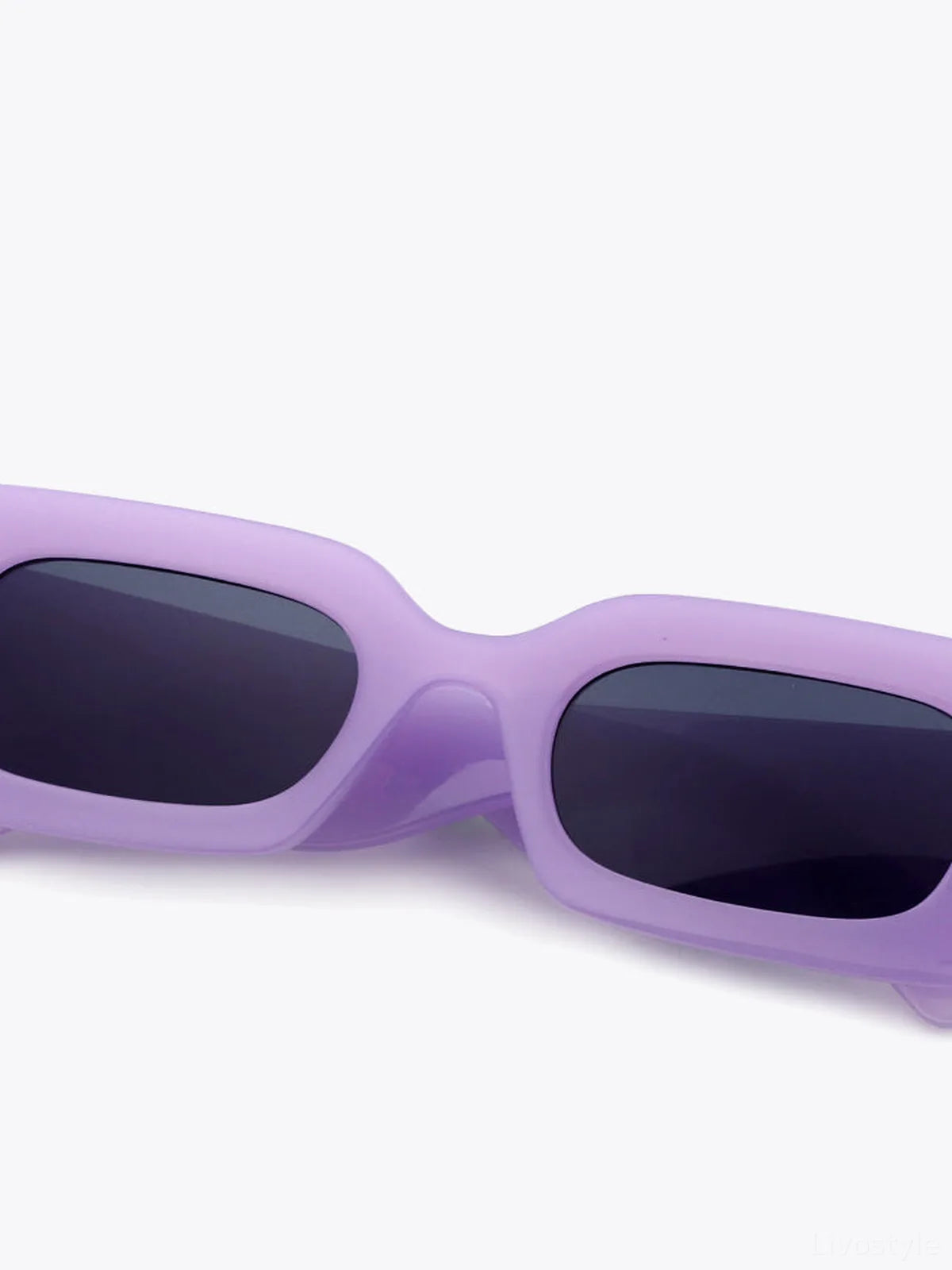 Polycarbonate Frame Rectangle Sunglasses in Lilac — detail view — Livostyle