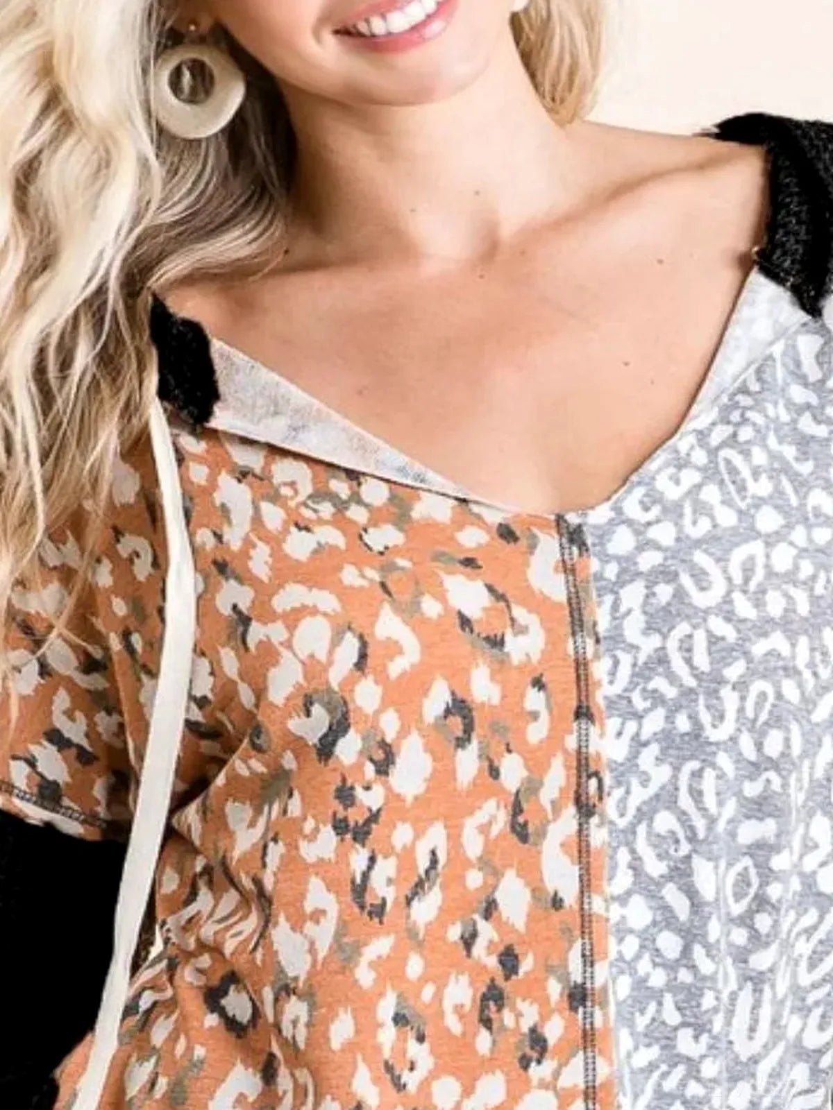 Popcorn Waffle Knit Hoodie with Front Pocket and Print Block – photo 2