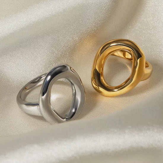 Modern Hollow Oval Ring – video