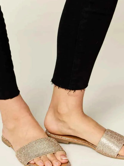 Rhinestone Open Toe Flat Sandals — detail view — Livostyle