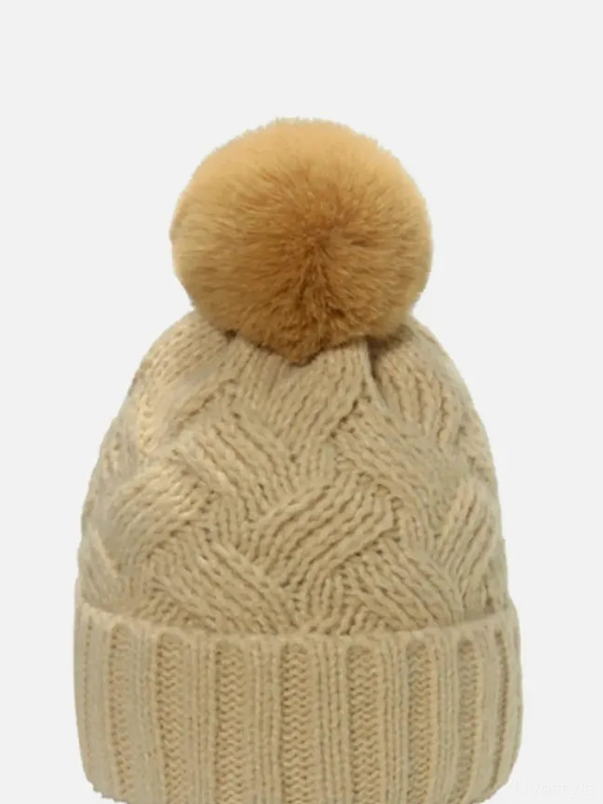 Roll Rim Cable-Knit Hat — detail view — Livostyle