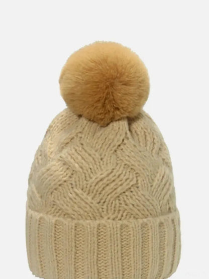 Roll Rim Cable-Knit Hat — detail view — Livostyle