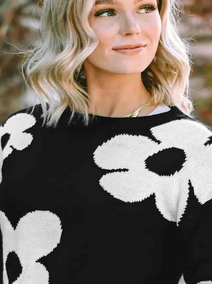 Round Neck Floral Pattern Color Contrast Design Long Sleeve  — detail view — Livostyle