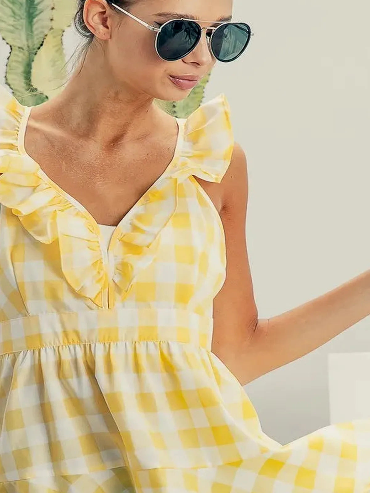 Chic Embroidered Crochet Summer Tank Top with Ruffles — detail view — Livostyle