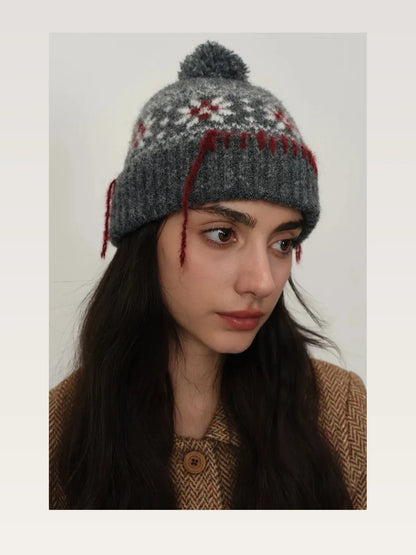 Seam Trim Geometric Knit Hat — styled showcase — Livostyle