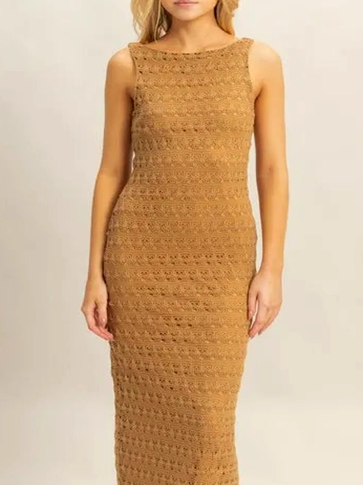 Bohemian Crochet Sleeveless Maxi Dress with Open Back — detail view — Livostyle