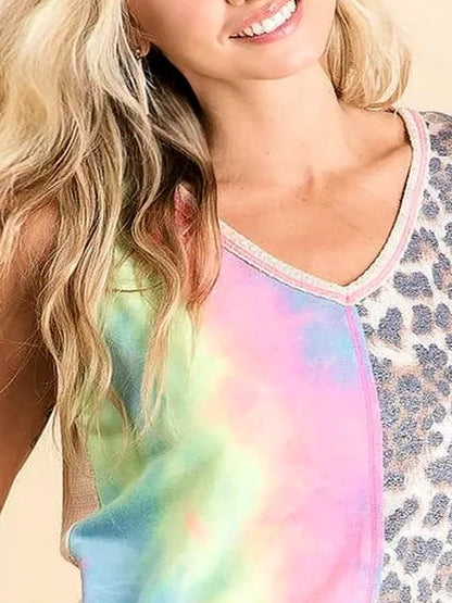 Trendy Sleeveless Top with Stylish Mixed Print & Contrast De — detail view — Livostyle