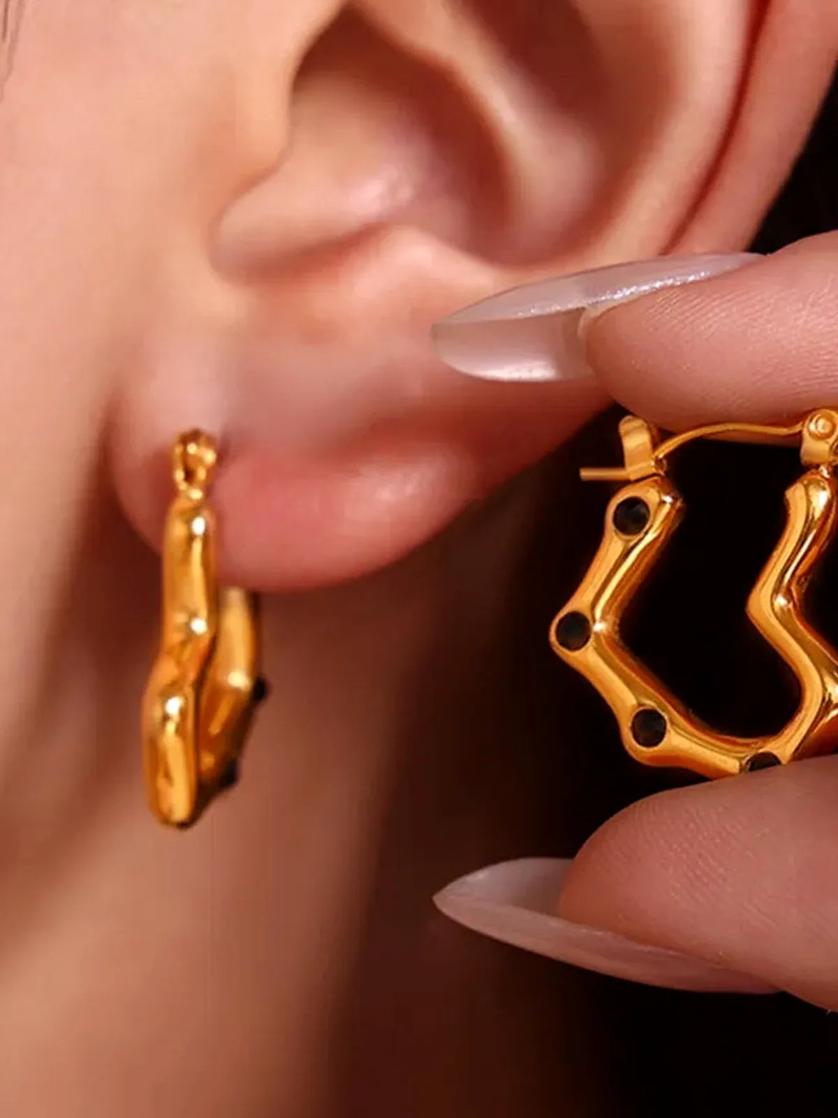 Stainless Steel Heart Earrings — detail view — Livostyle