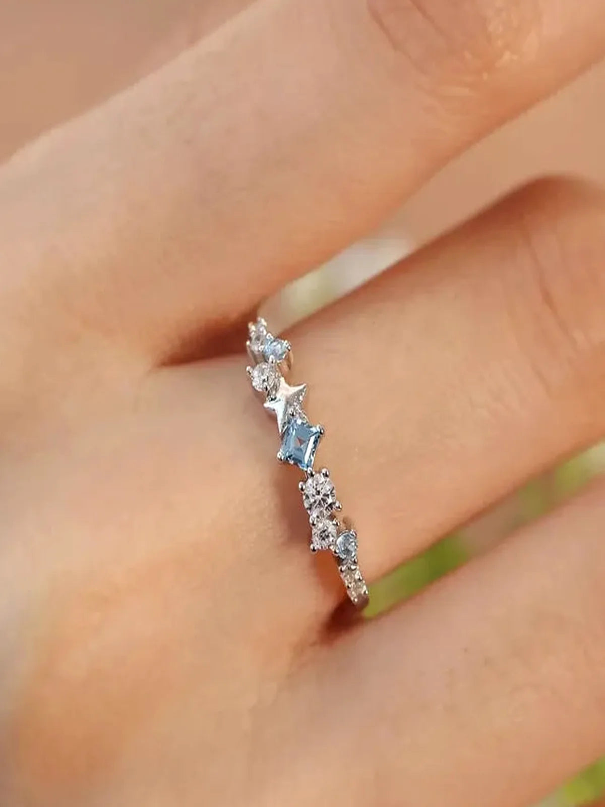 Star Inlaid Zircon Ring — detail view — Livostyle