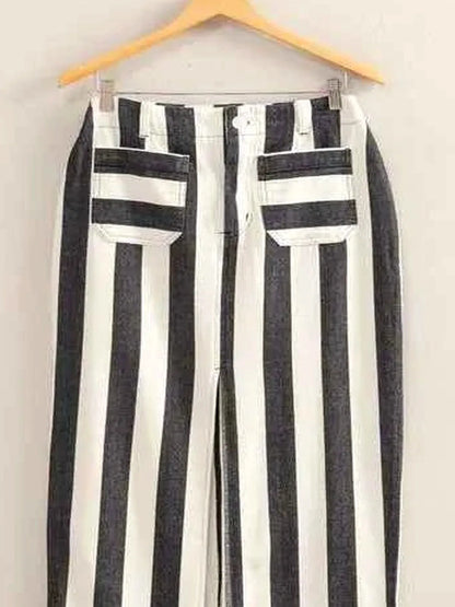 Striped Pocket Detail Maxi Skirt in BLACK/CREAM — detail view — Livostyle