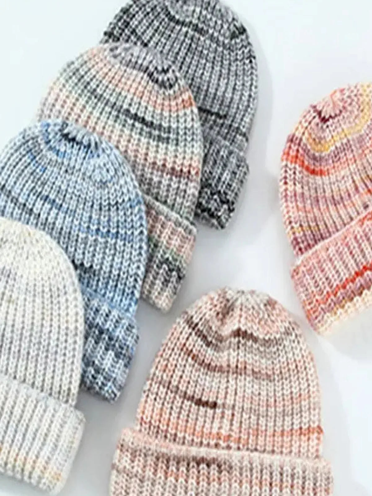 Thermal Contrast Knit Hat — detail view — Livostyle