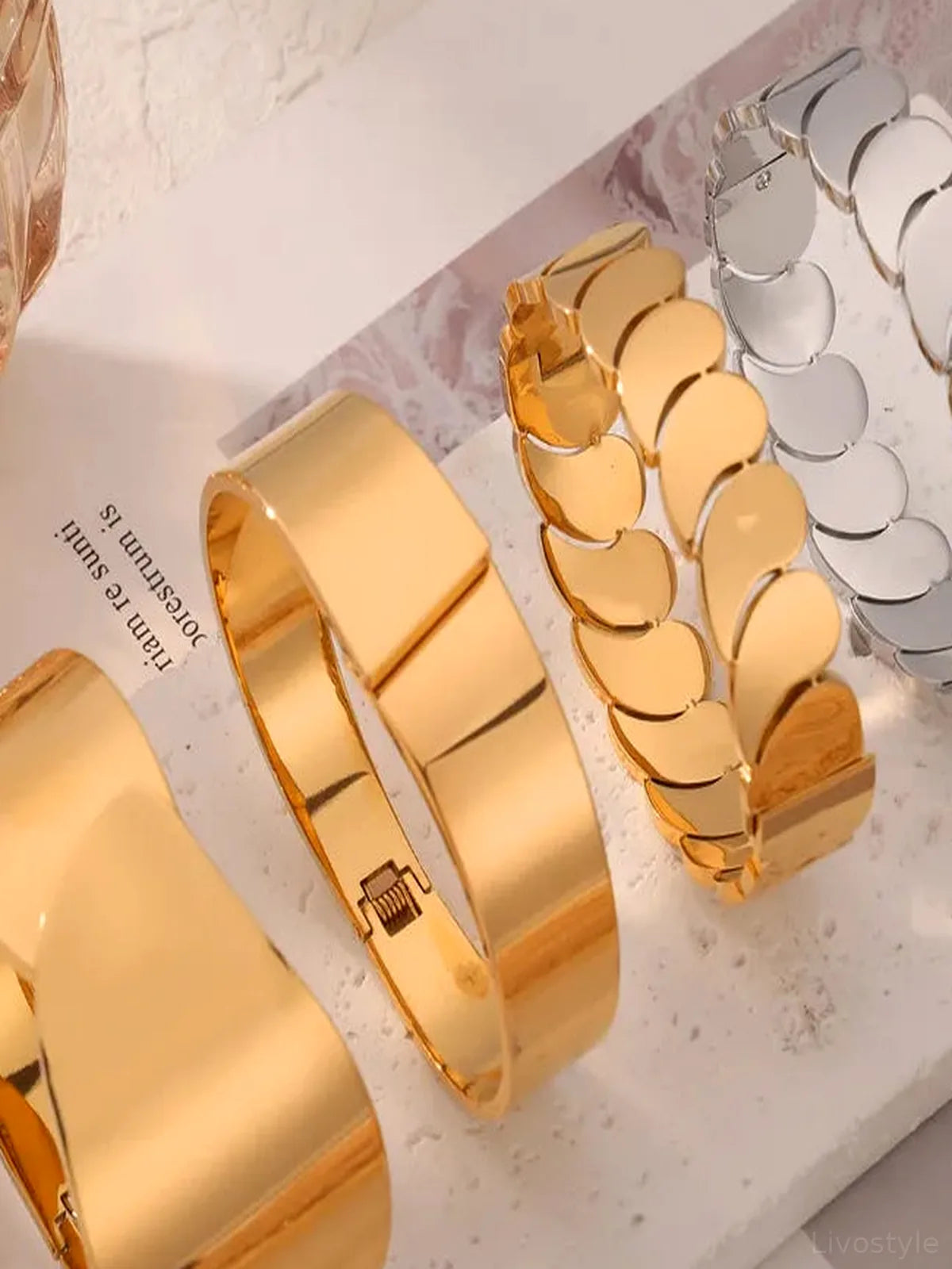 Titanium Steel Bracelet — detail view — Livostyle