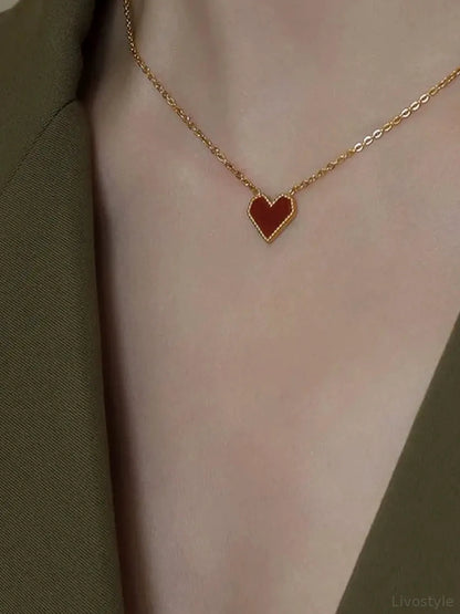 Titanium Steel Heart Necklace — detail view — Livostyle