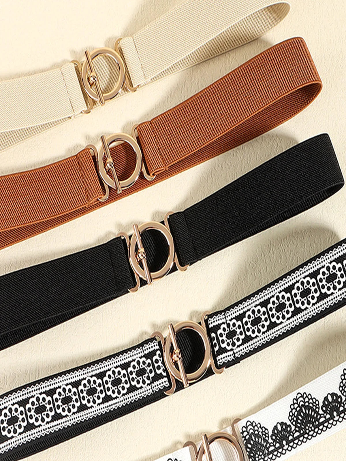 Toggle Clasp Elastic Belt — detail view — Livostyle
