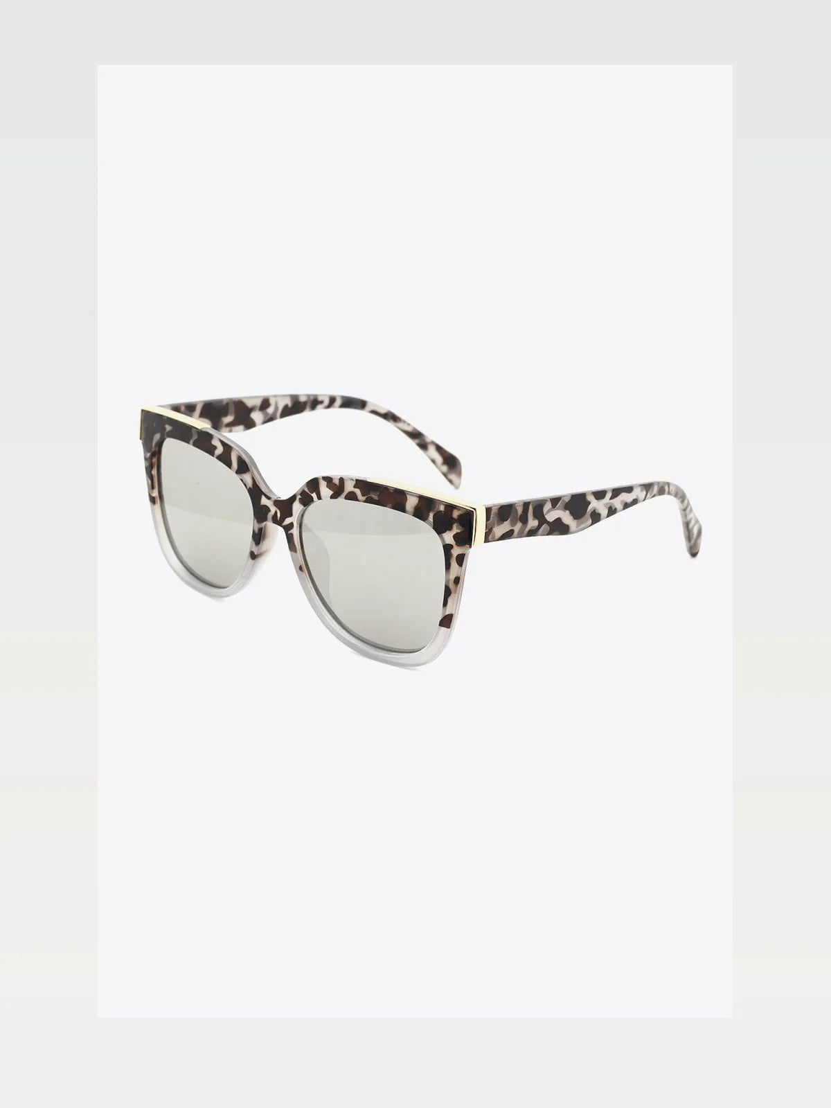 Tortoiseshell Polycarbonate Frame Full Rim Sunglasses — styled showcase — Livostyle