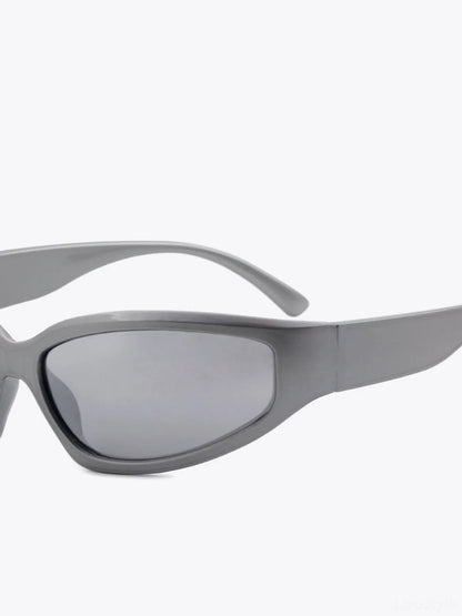 UV400 Polycarbonate Cat-Eye Sunglasses — detail view — Livostyle