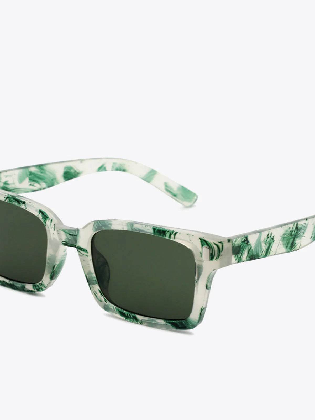 UV400 Polycarbonate Square Sunglasses — detail view — Livostyle