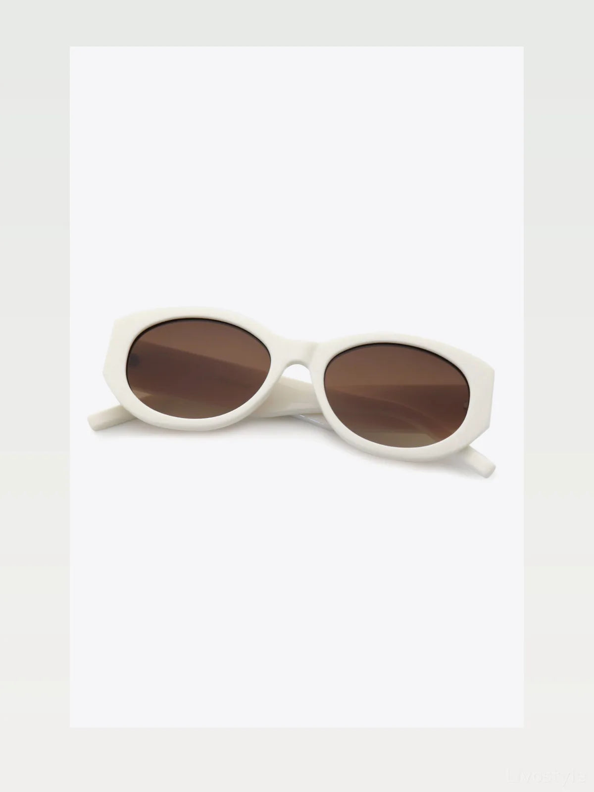 UV400 Polycarbonate Sunglasses — styled showcase — Livostyle